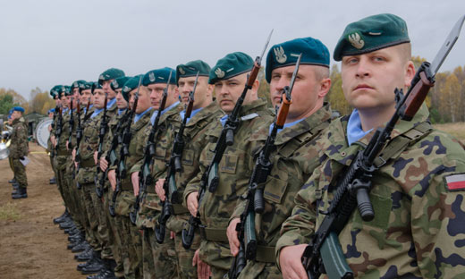 Soldaten in formatie bij de Exercise Steadfast Jazz in Polen