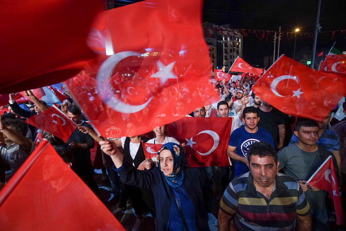 ‘De nasleep van de mislukte couppoging is de ultieme test voor de Turkse democratie’.